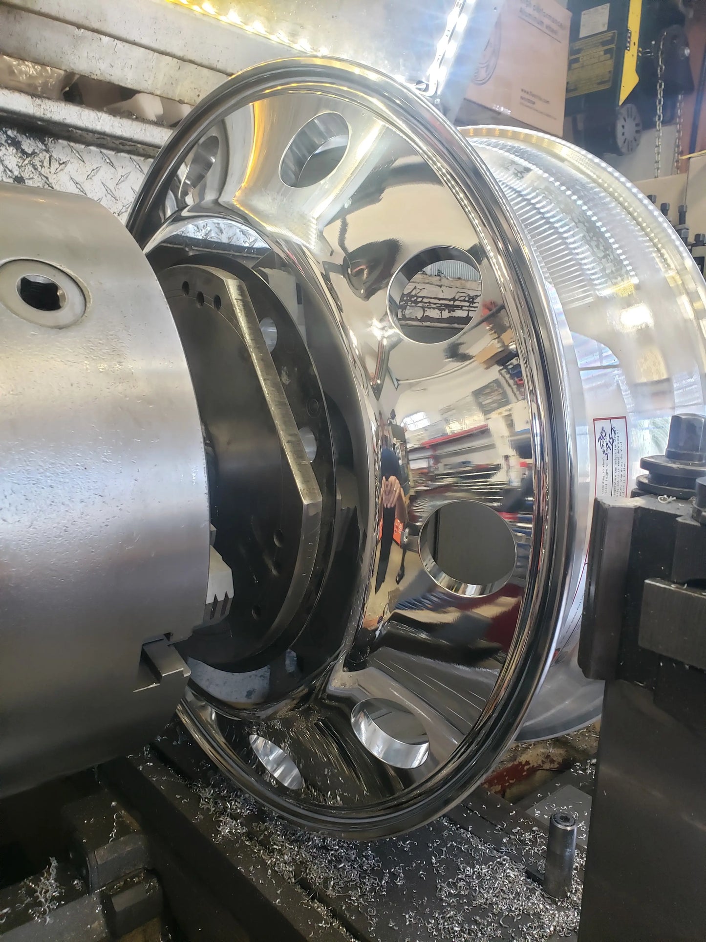 Dual Wheel Polished (10 bolt, 22.5" or 24.5")