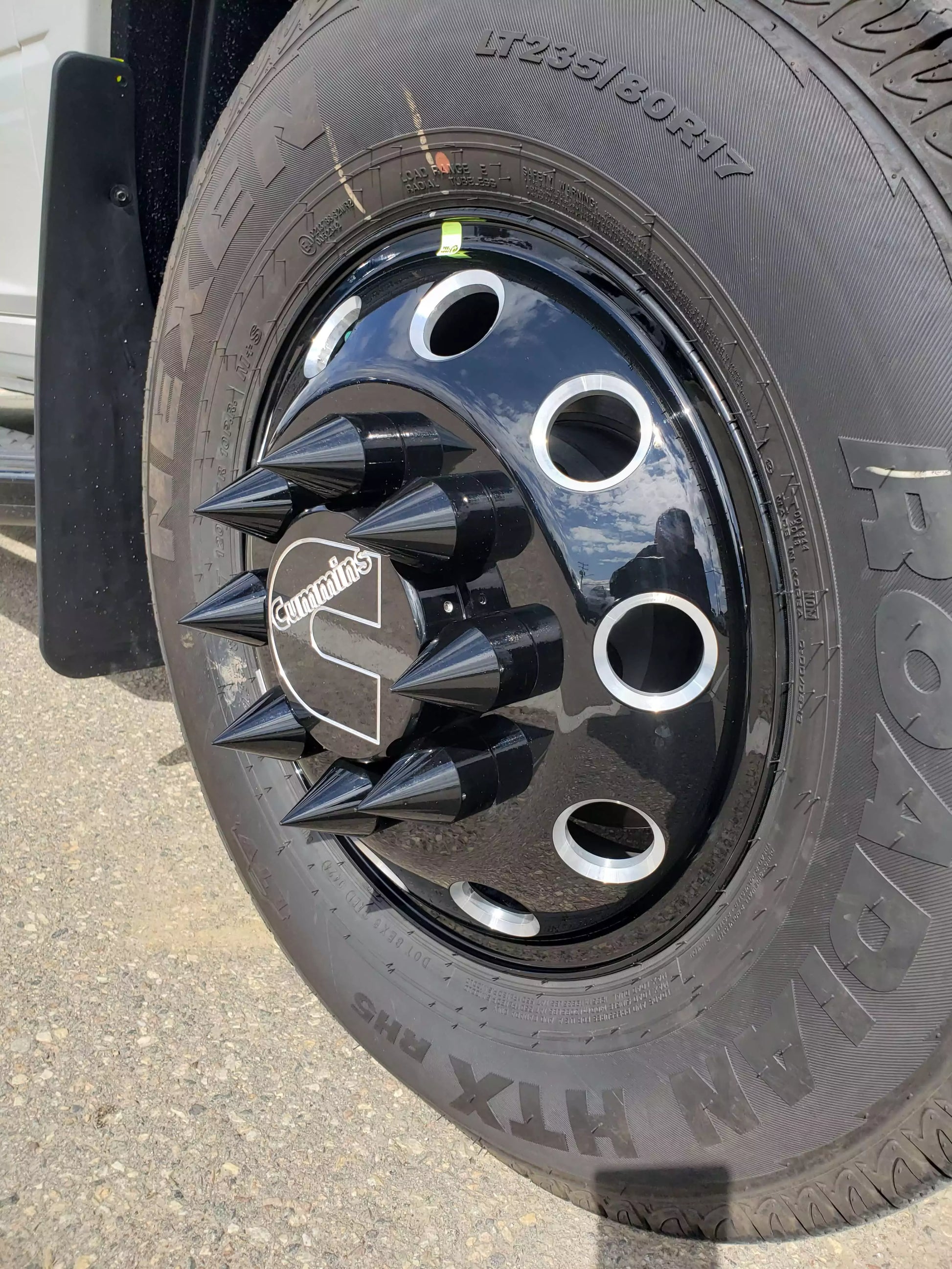 Front Axle Center Cap Set for Ram 2019+, with logo